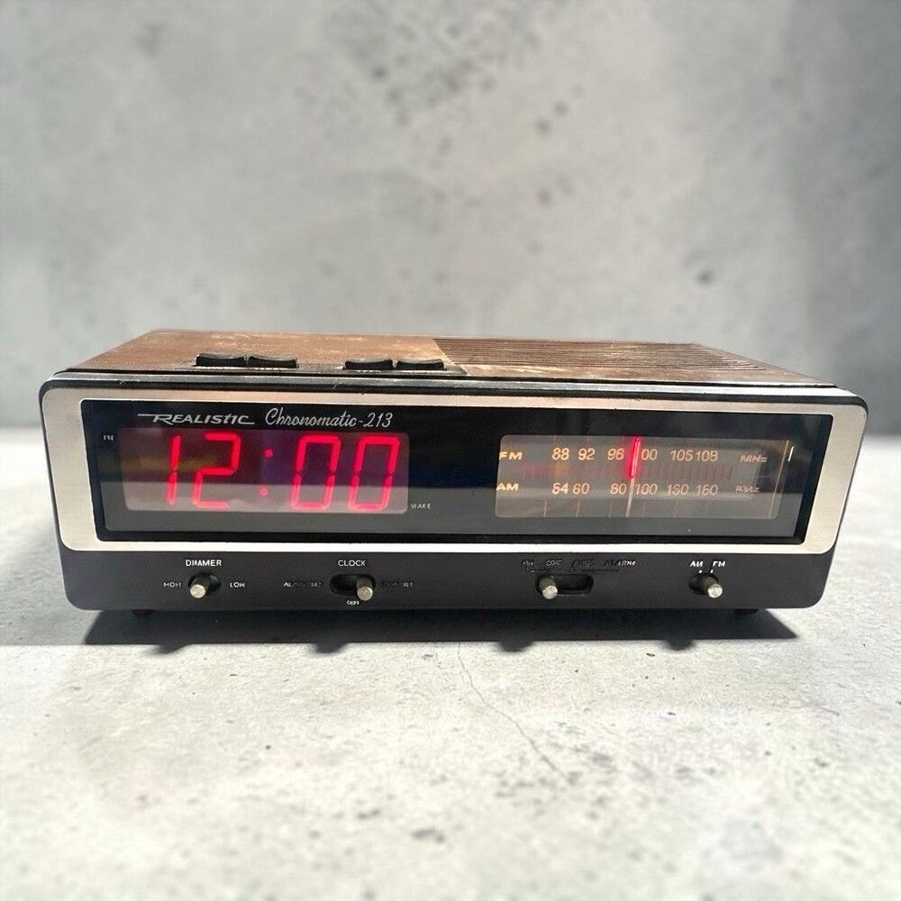 Vintage 80s Realistic Alarm Clock Radio Chronomatic 213 AM/FM 12-1520 Wood Grain